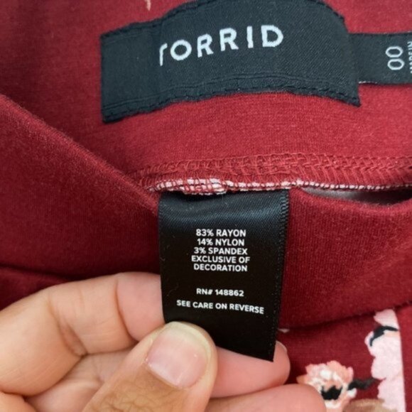 Torrid Women Burgundy All Over Floral Print Trousers Size 00 - Picture 7 of 12